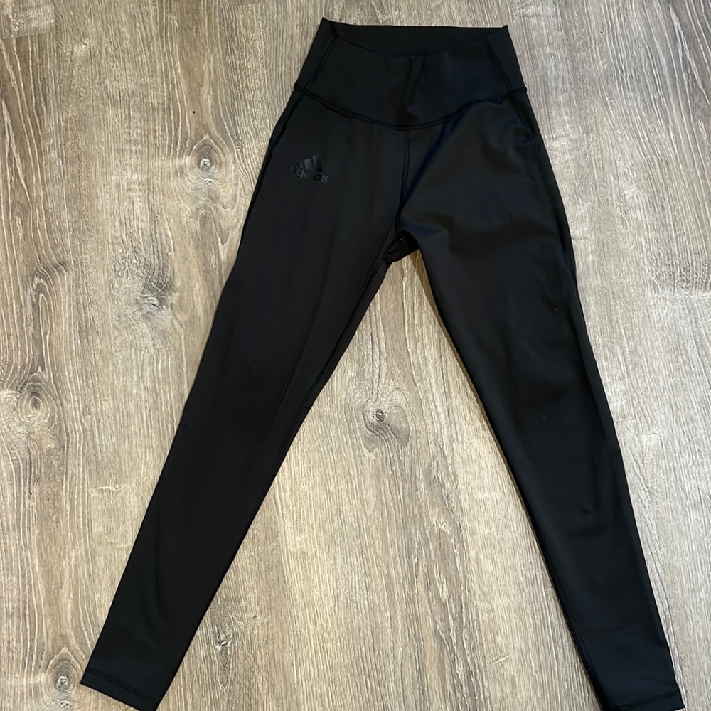 Girls, black Adidas leggings. Small. Excellent like new condition. No pilling.